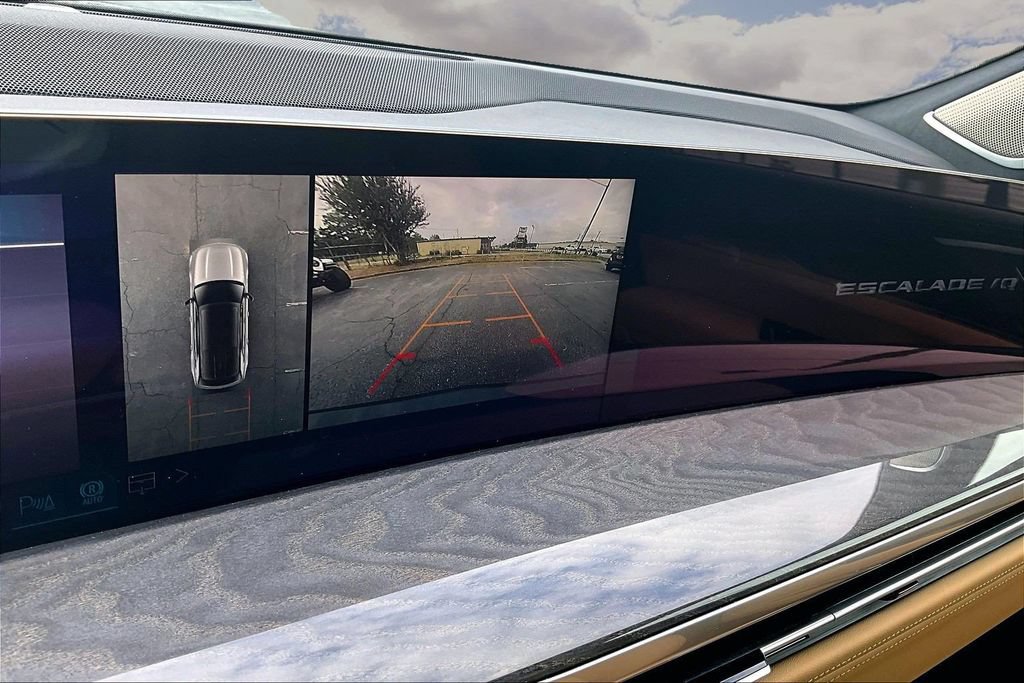 Certified 2026 Cadillac Escalade IQ Luxury 2 AWD/4WD image 14
