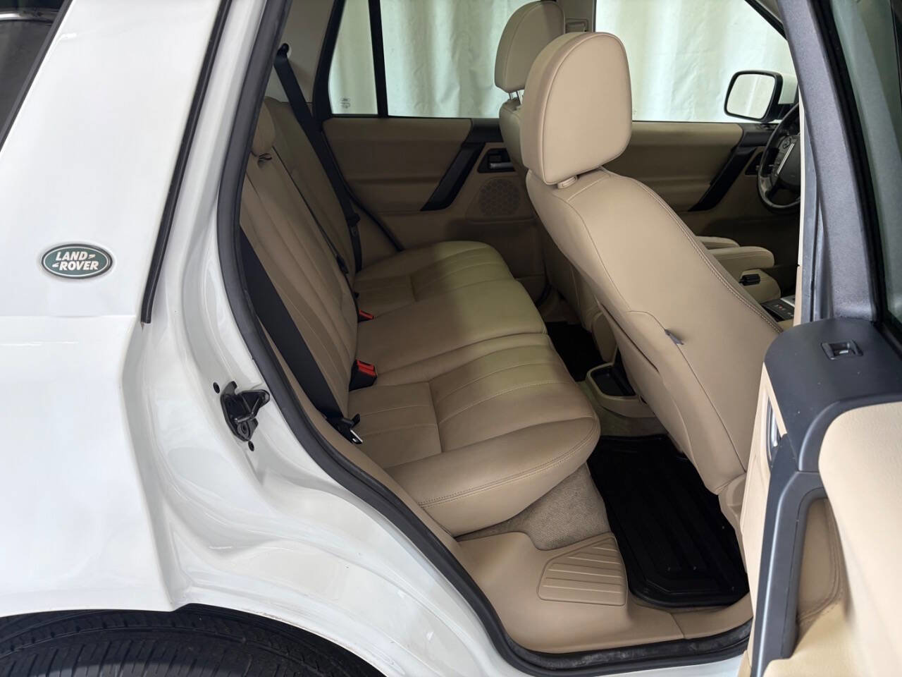 Used 2015 Land Rover LR2 AWD/4WD image 22