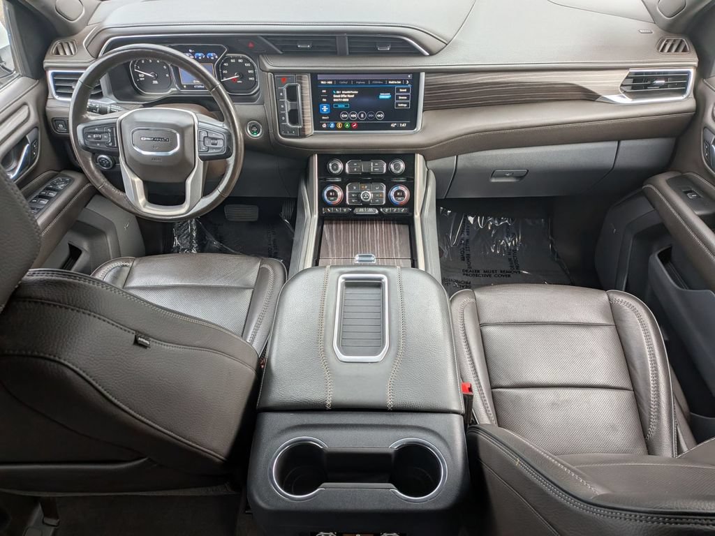 Used 2021 GMC Yukon XL Denali w/ Denali Premium Package RWD image 32