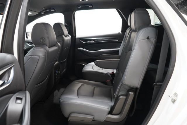 Used 2024 Buick Enclave Premium image 33