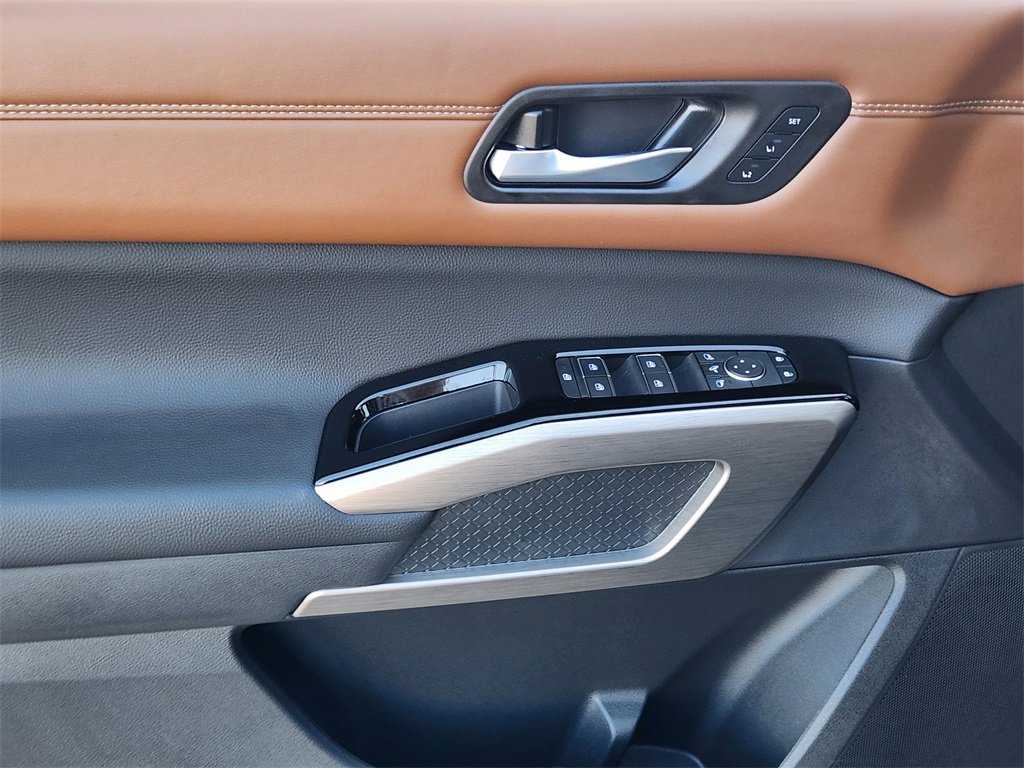 New 2025 Nissan Pathfinder Platinum image 17