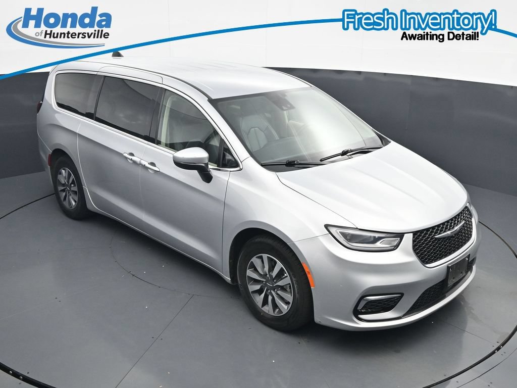 Used 2023 Chrysler Pacifica Touring-L FWD image 20
