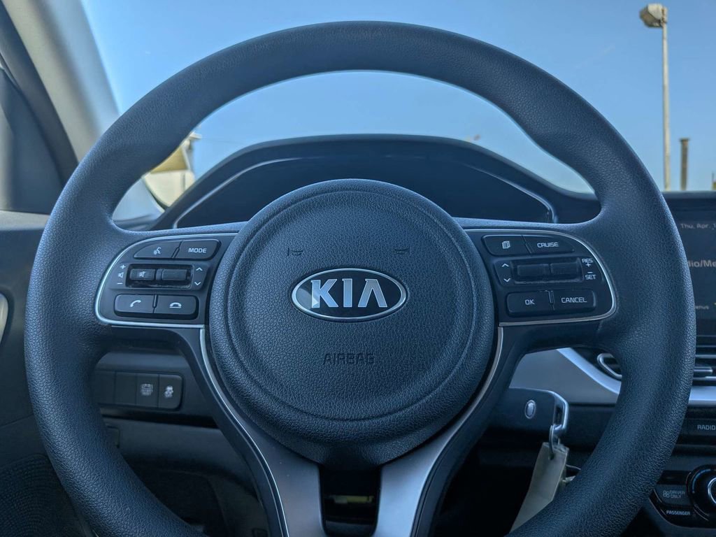 Used 2021 Kia Niro LX image 26