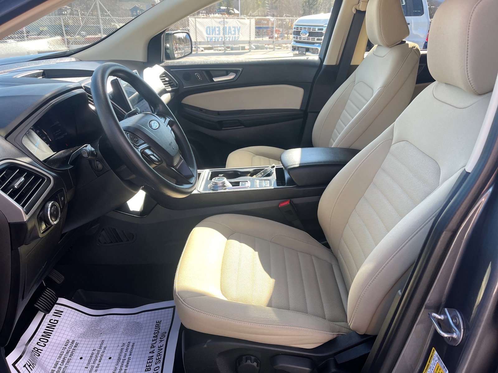 Certified 2024 Ford Edge SE w/ Black Appearance Package image 7