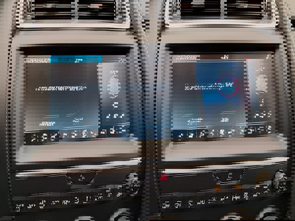 Used 2020 Jaguar E-PACE SE AWD/4WD image 32