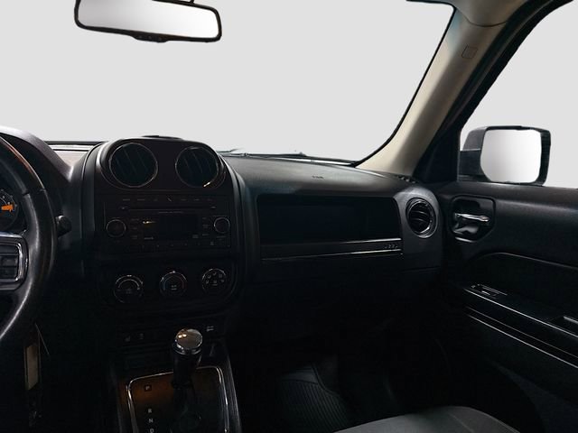 Used 2017 Jeep Patriot Latitude image 22