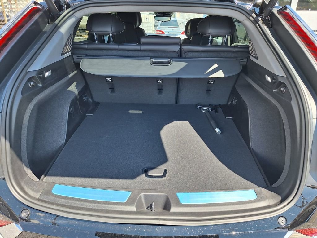 New 2025 Cadillac Optiq Luxury 2 image 23