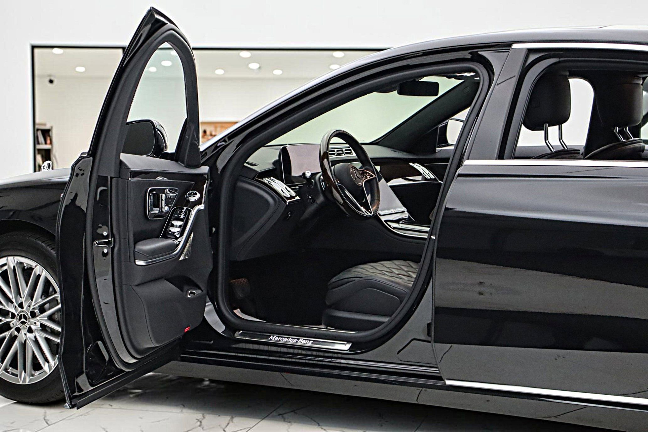 Used 2023 Mercedes-Benz S 580 4MATIC Sedan image 7