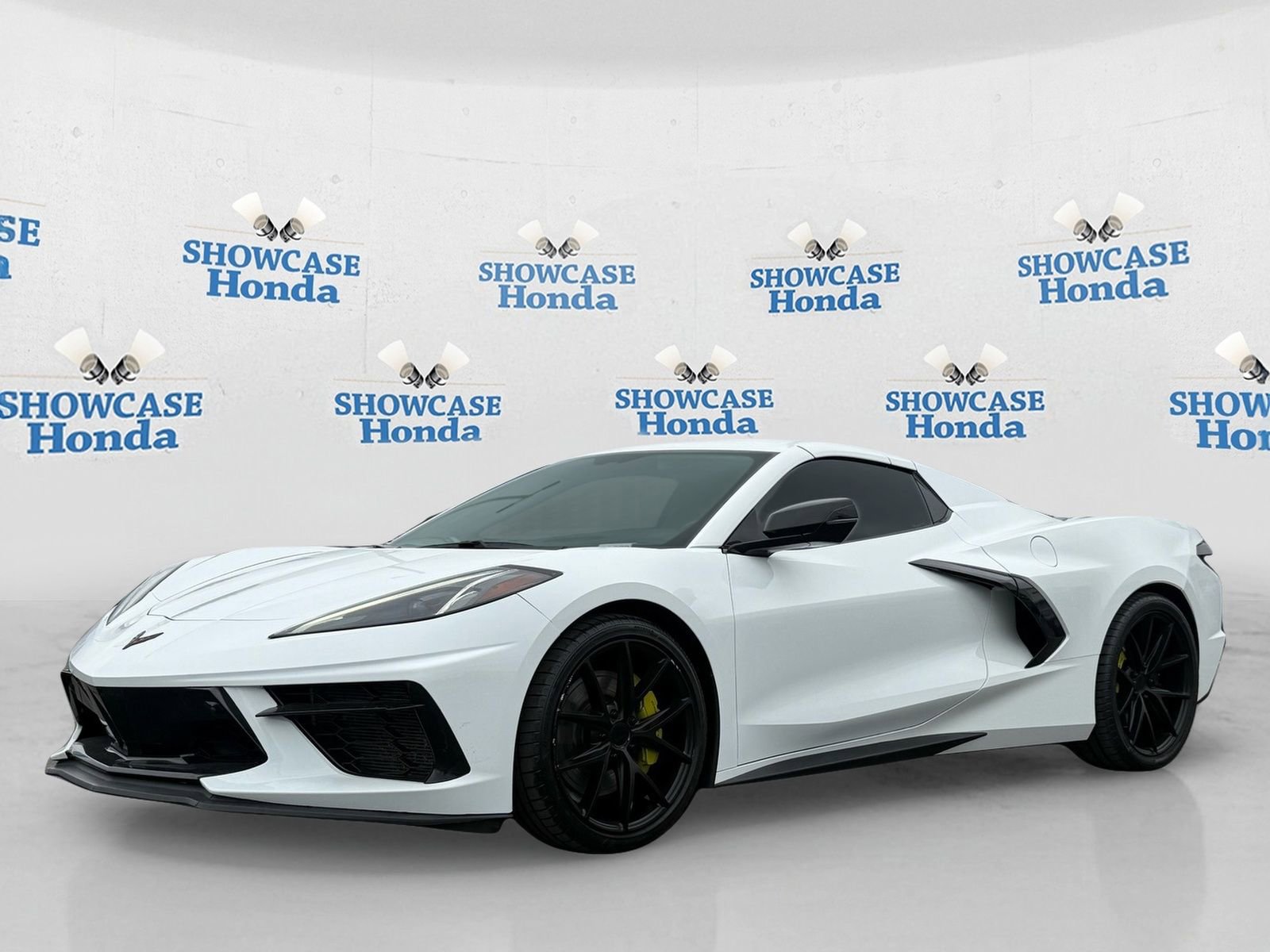 Used 2022 Chevrolet Corvette Stingray Premium Conv w/ Z51 Performance Package RWD image 2