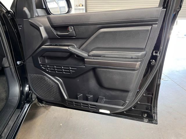 Used 2025 Toyota 4Runner SR5 AWD/4WD image 12