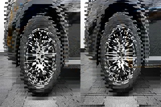 Certified 2025 Mercedes-Benz GLC 300 4MATIC image 37