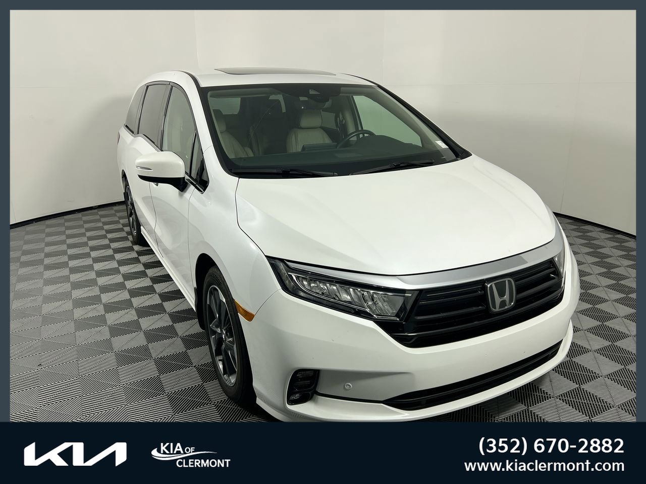 Used 2024 Honda Odyssey Elite image 1