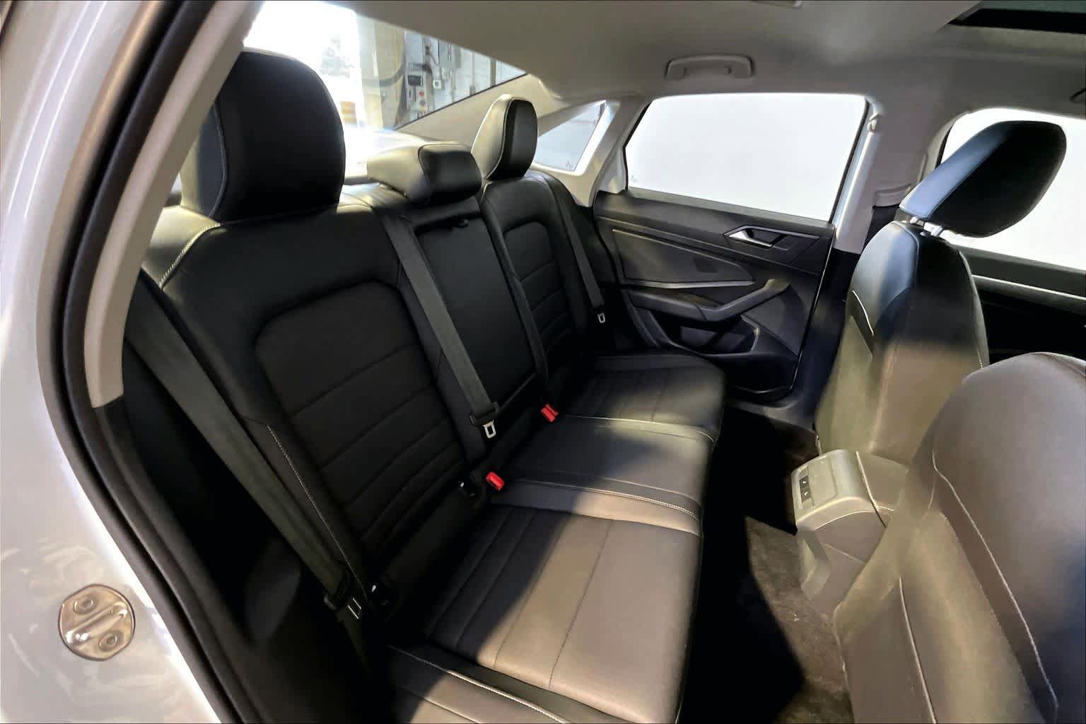 Used 2021 Volkswagen Jetta SE FWD image 20