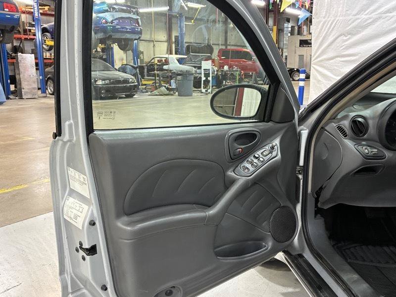 Used 2004 Pontiac Grand Am SE FWD image 9