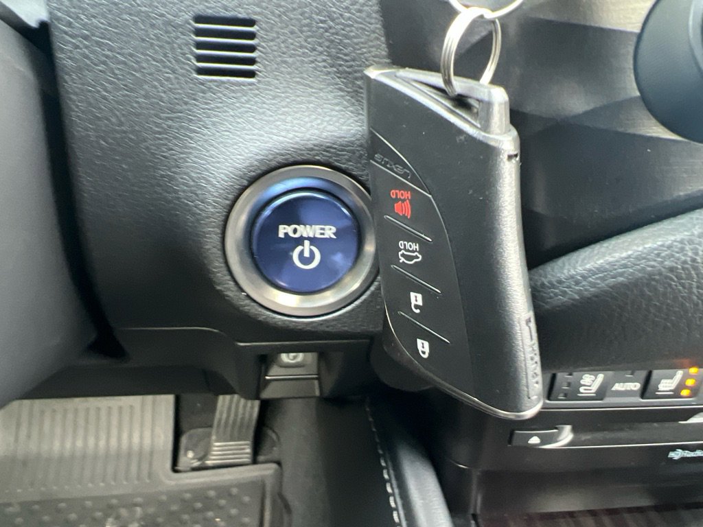 Used 2019 Lexus ES 300h image 22