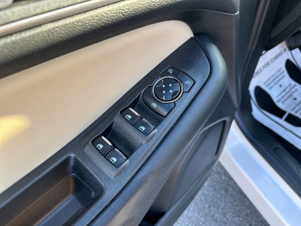 Used 2023 Ford Edge SEL w/ Convenience Package image 13