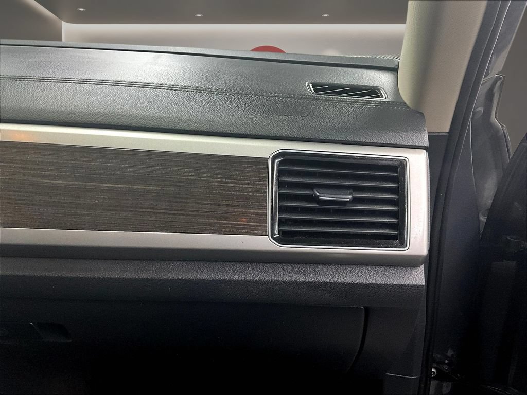 Used 2018 Volkswagen Atlas SEL FWD image 25