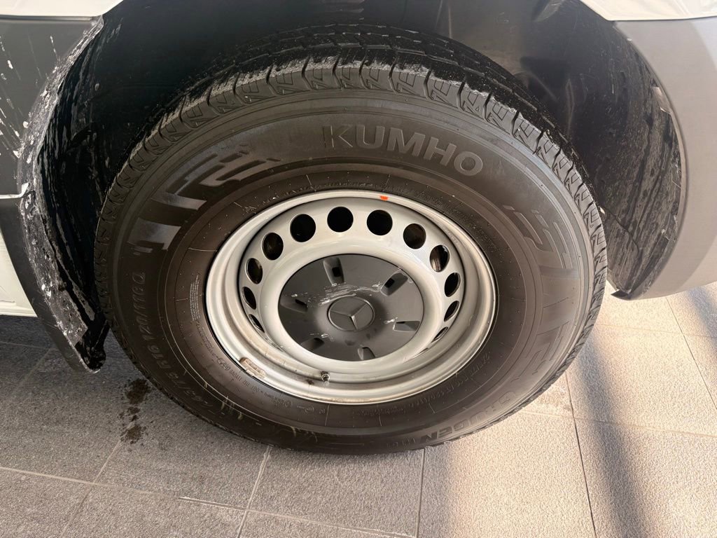 Used 2025 Mercedes-Benz Sprinter 2500 image 35