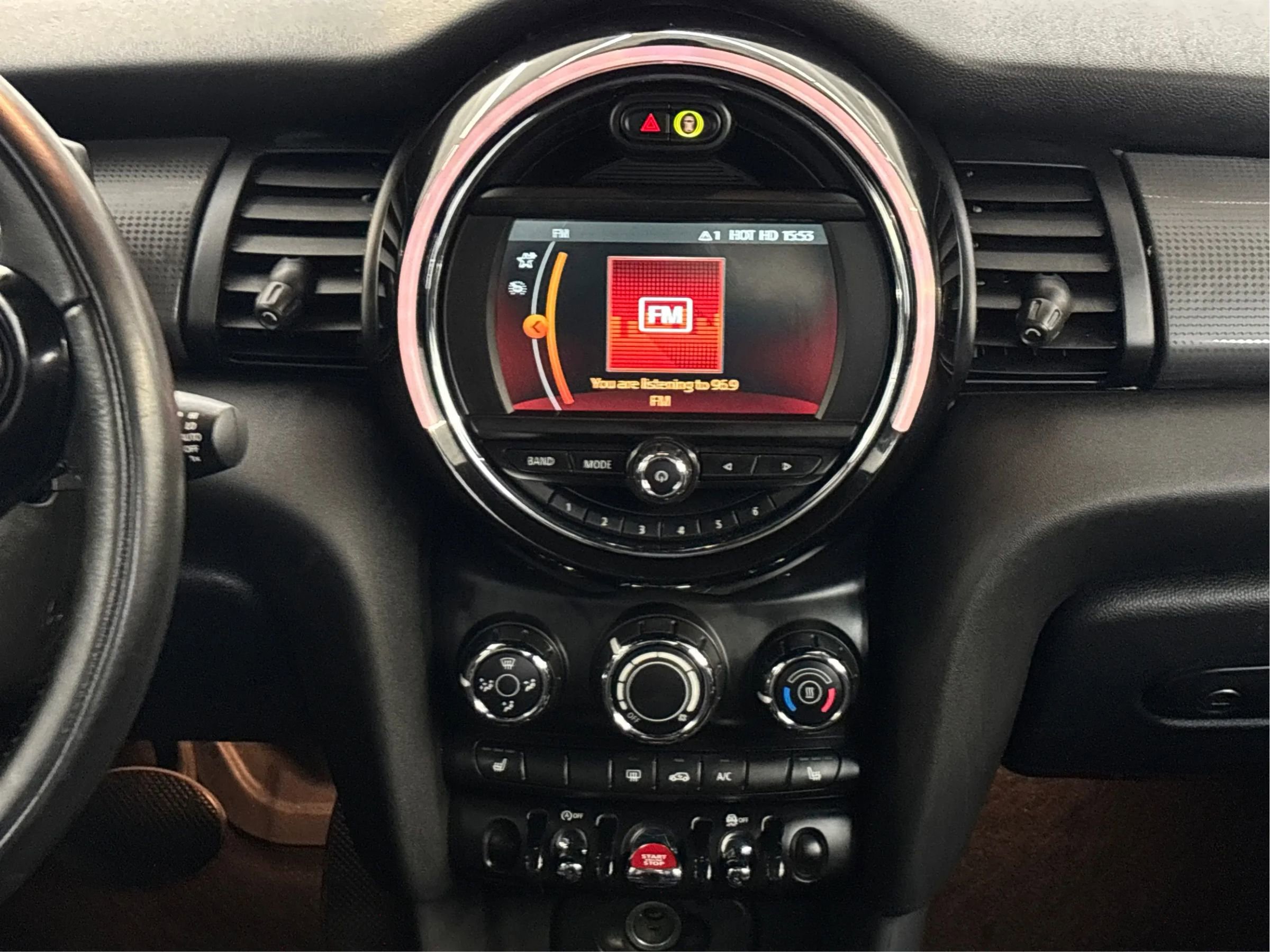 Used 2021 MINI Cooper Convertible image 19