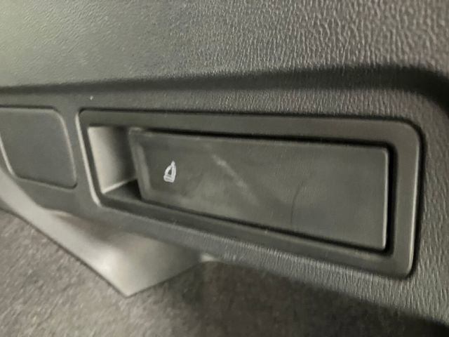 Used 2019 Volkswagen Tiguan SEL Premium R-Line AWD/4WD image 32