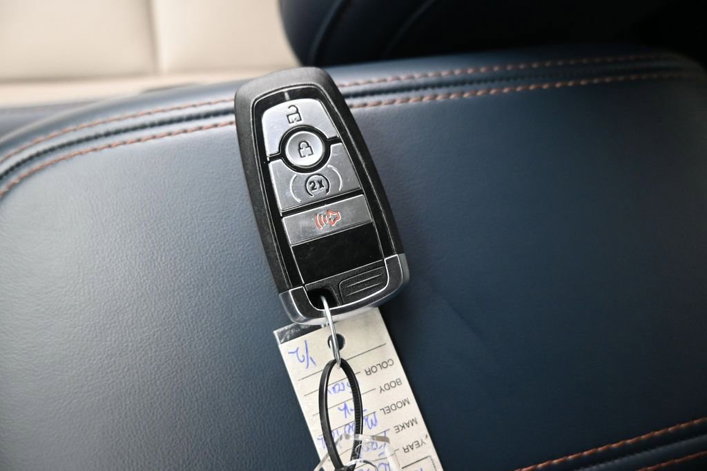 Used 2025 Ford Maverick Lariat AWD/4WD image 23