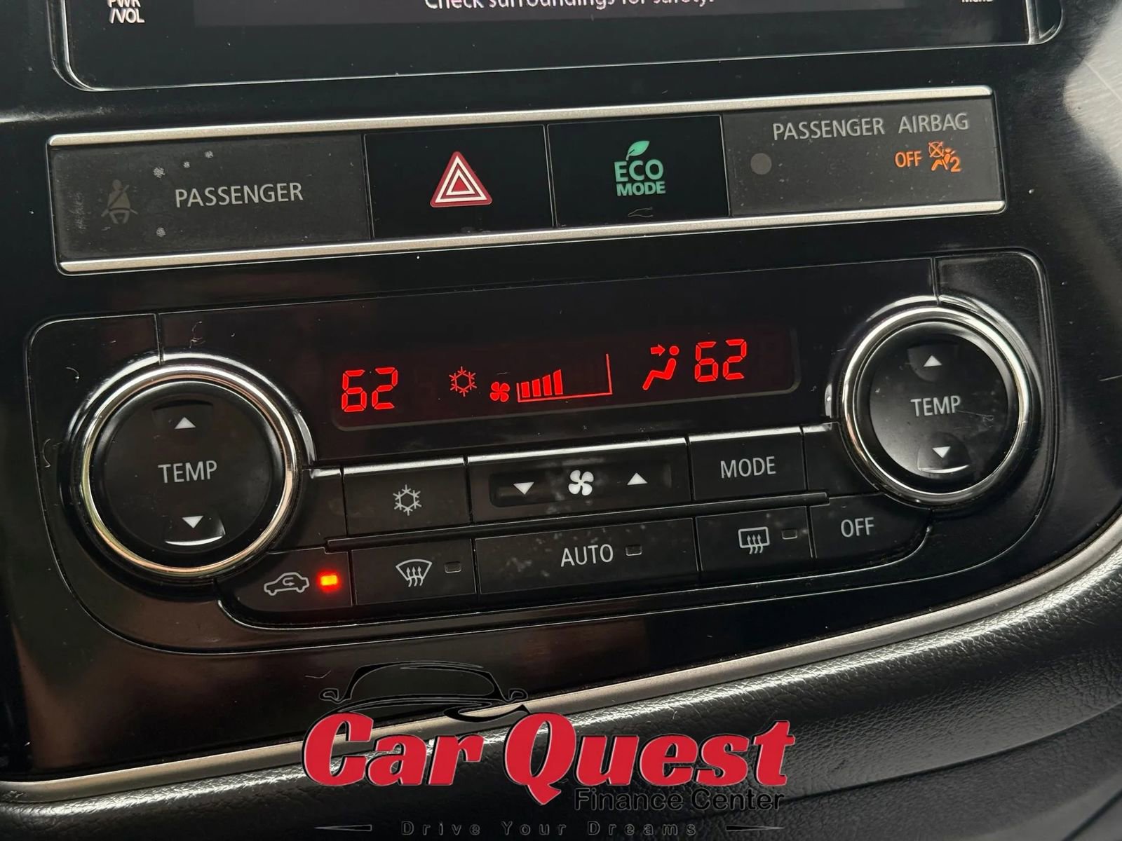 Used 2019 Mitsubishi Outlander SEL AWD/4WD image 28