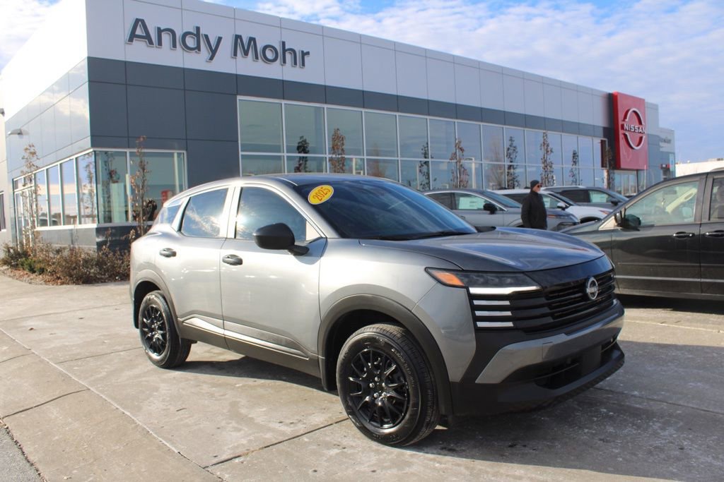 Used 2025 Nissan Kicks S image 1