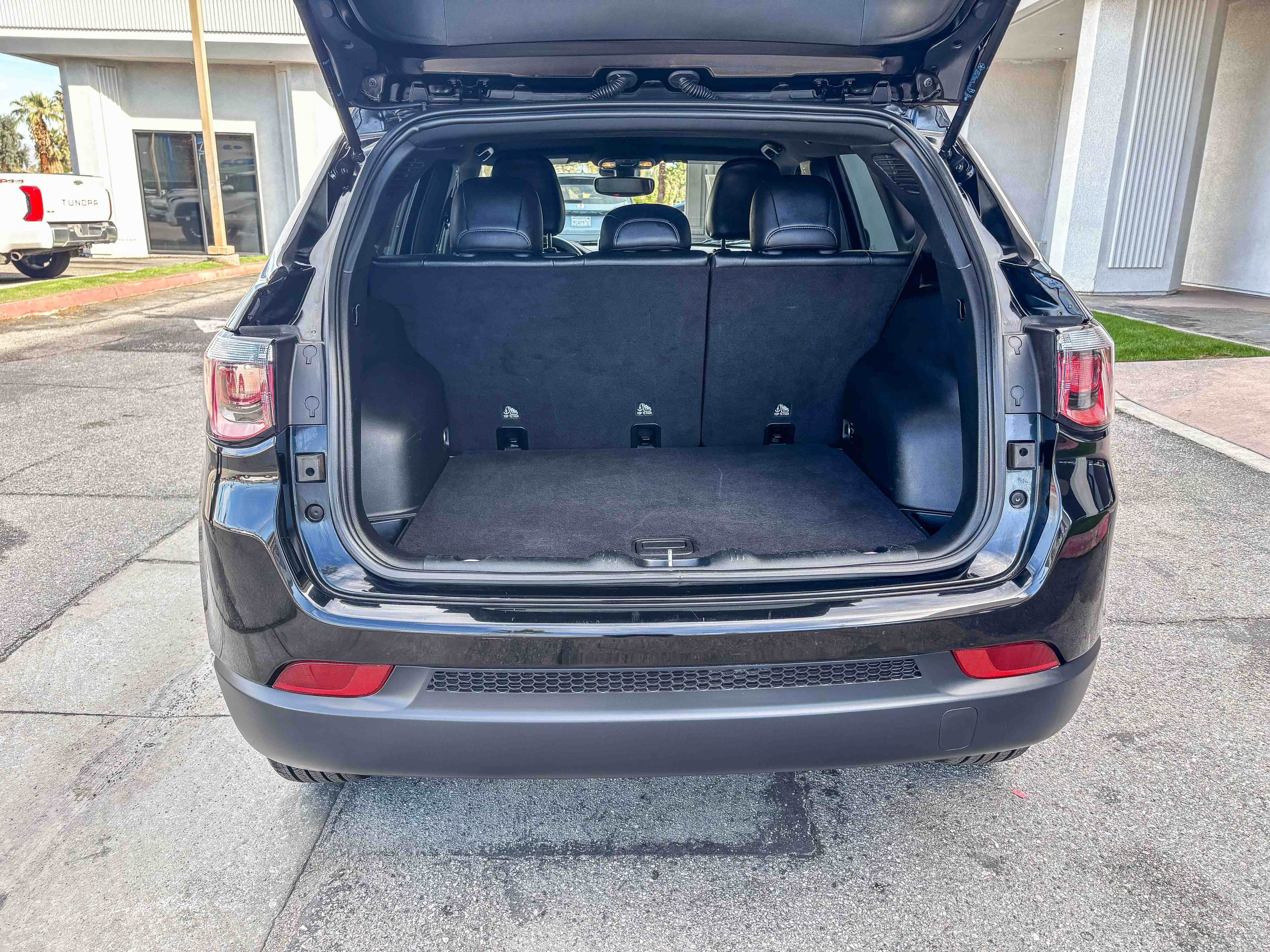 Used 2024 Jeep Compass Latitude image 13