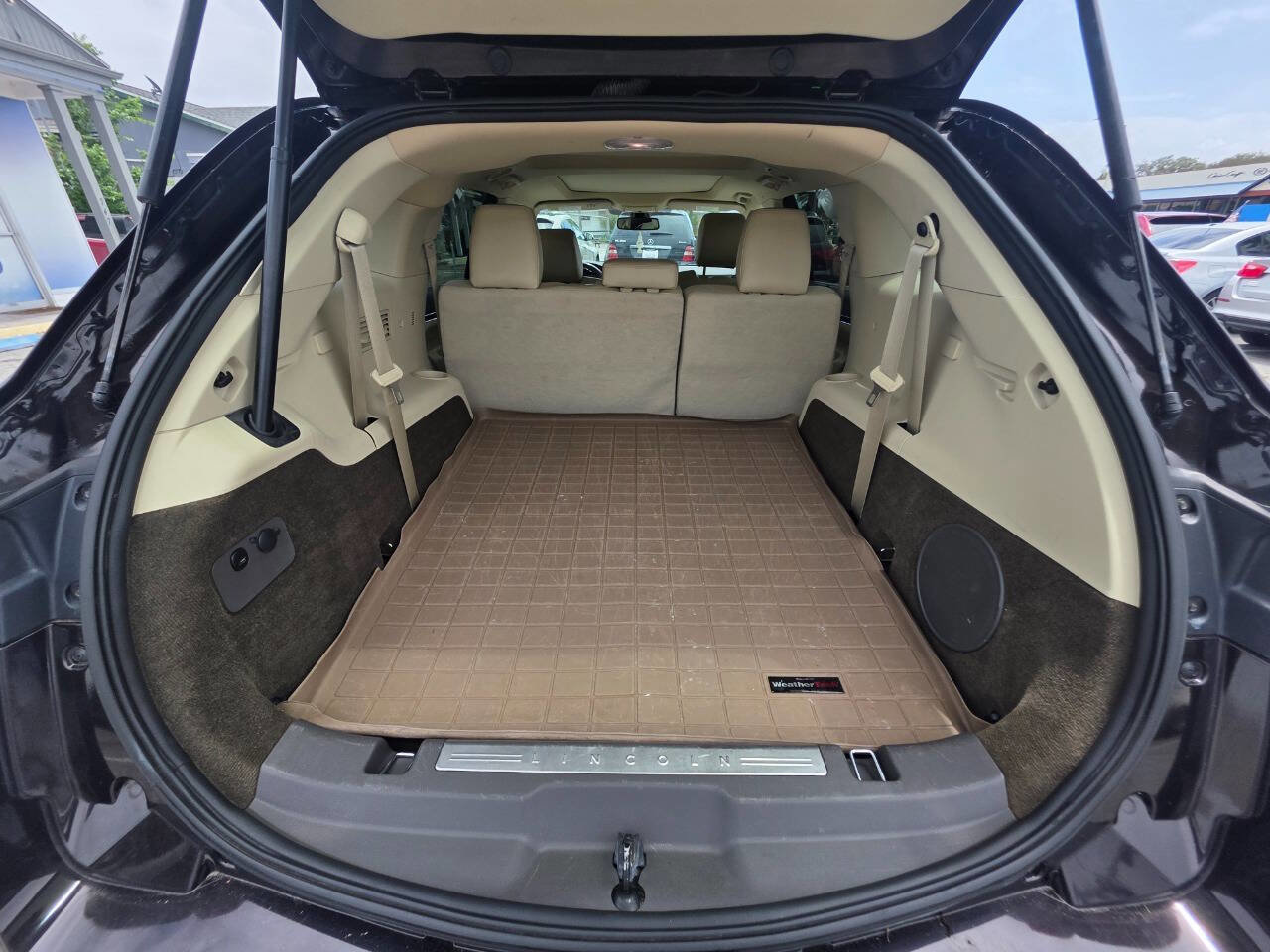 Used 2013 Lincoln MKT FWD image 15