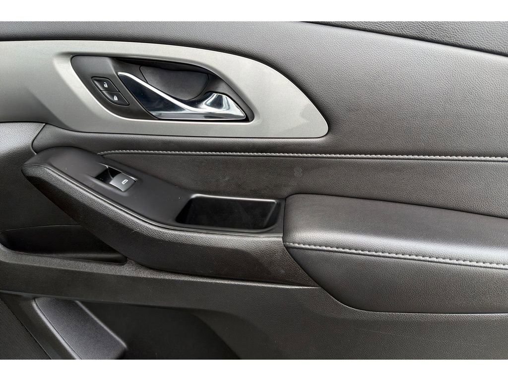 Used 2023 Chevrolet Traverse LT FWD image 21