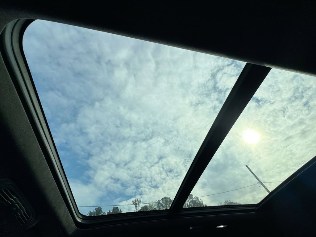 Used 2023 Cadillac Escalade ESV Premium Luxury Platinum image 20