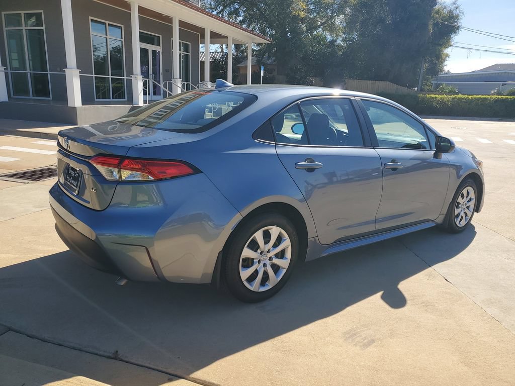Used 2025 Toyota Corolla LE FWD image 10