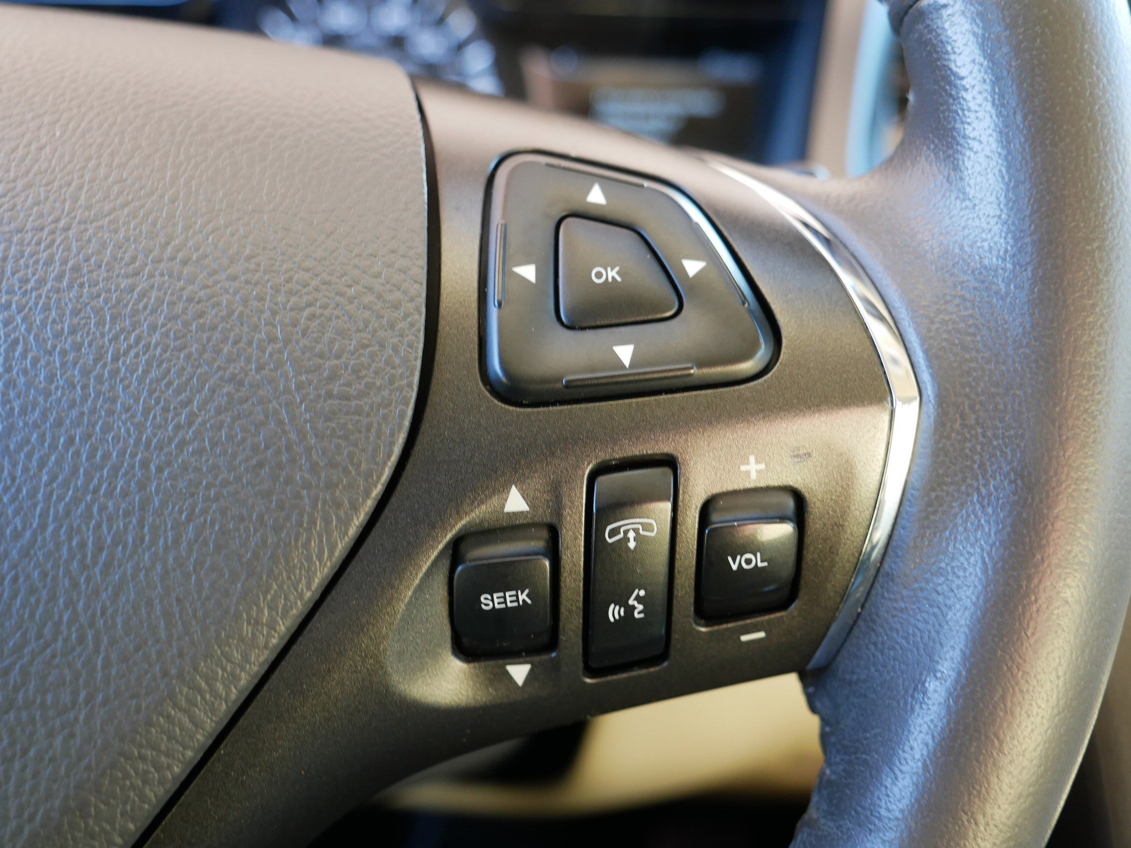 Used 2015 Lincoln MKS w/ Equipment Group 101A image 29