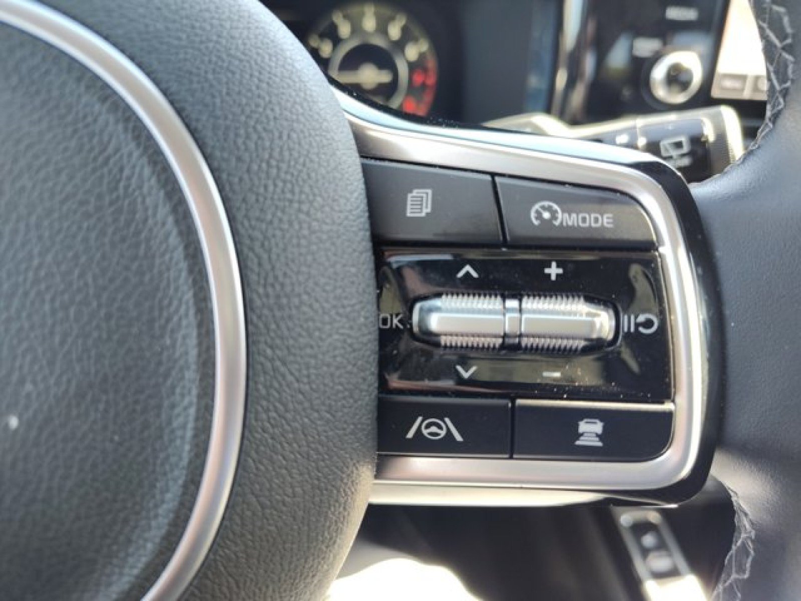 Used 2023 Kia Sorento SX AWD/4WD image 28