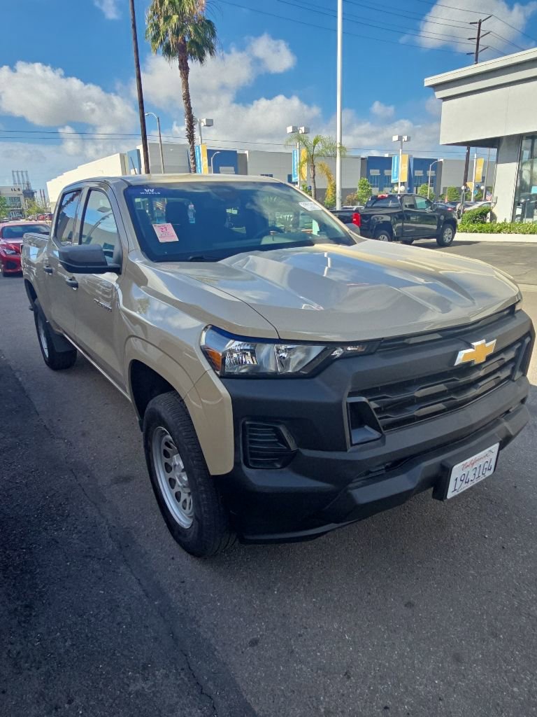 Used 2024 Chevrolet Colorado W/T RWD image 2