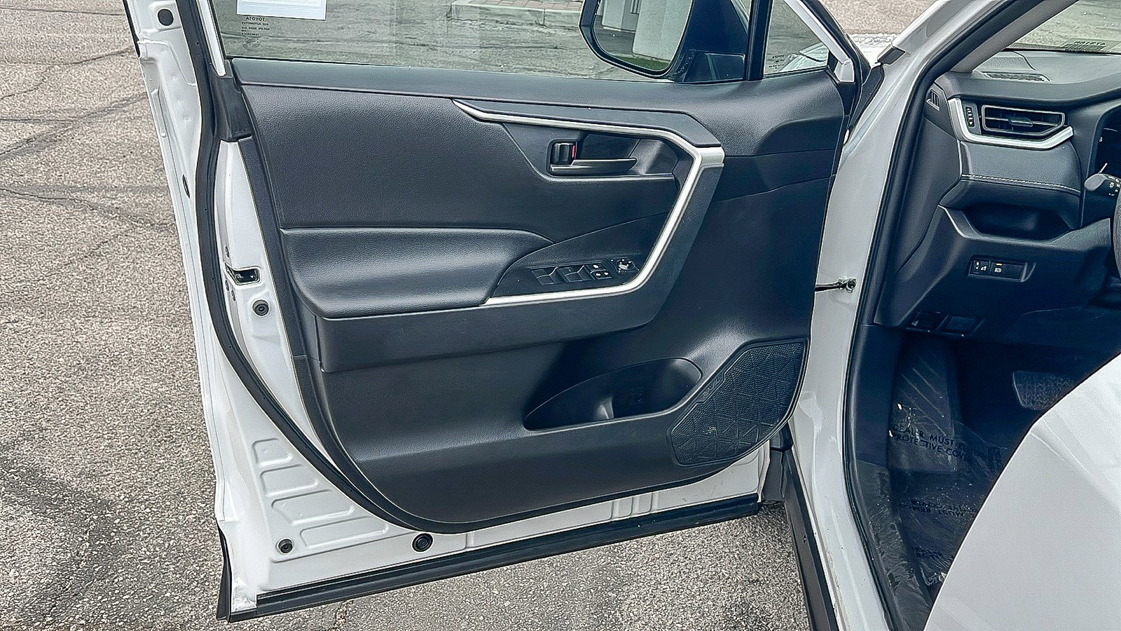 Certified 2025 Toyota RAV4 LE image 18