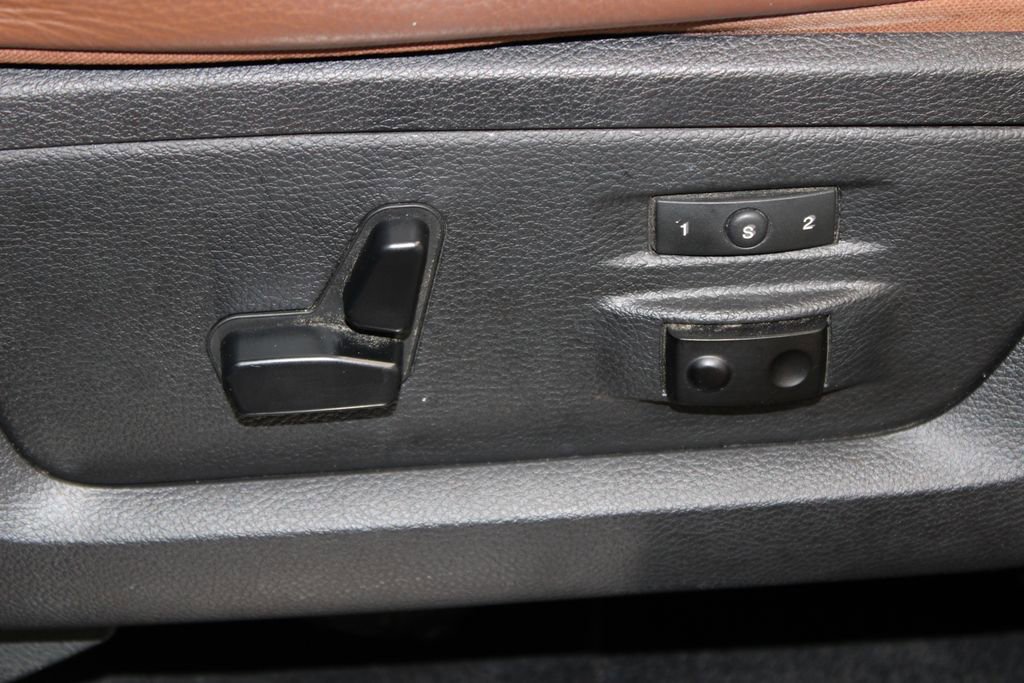 Used 2014 RAM 1500 Laramie Longhorn w/ Convenience Group image 16