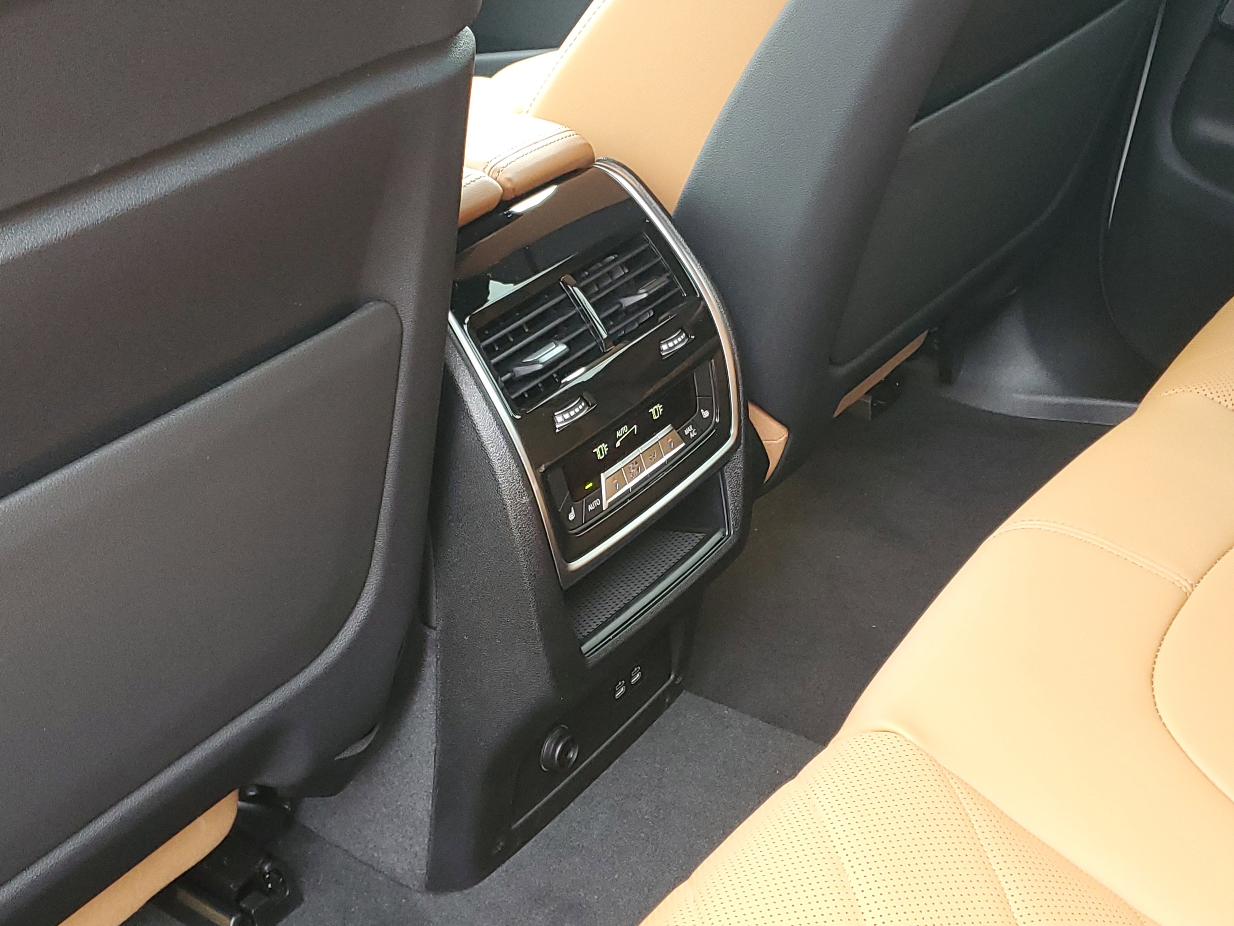 New 2026 BMW X5 xDrive40i w/ M Sport Package image 25