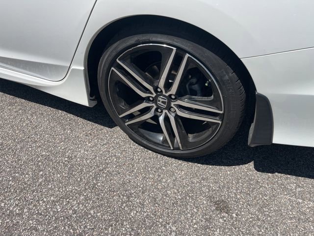 Used 2017 Honda Accord Touring image 31