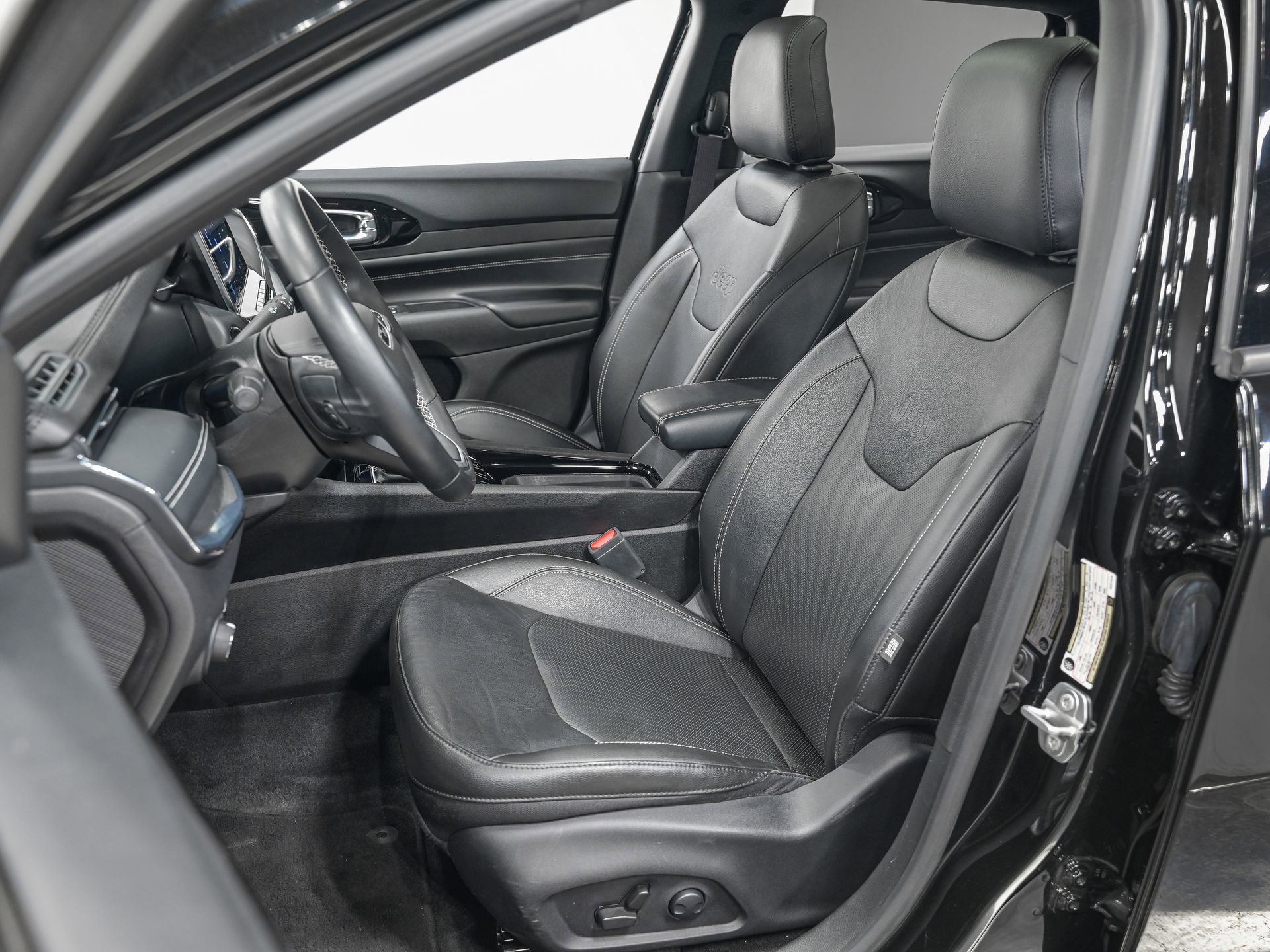 Used 2022 Jeep Compass High Altitude image 16