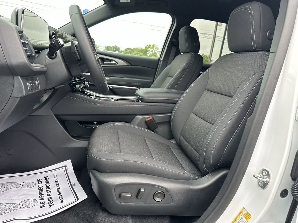 New 2026 Chevrolet Traverse LT FWD image 17