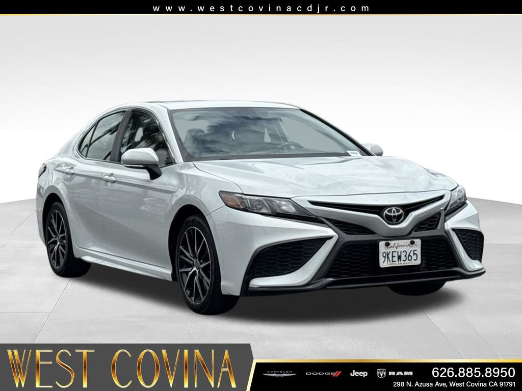 Used 2024 Toyota Camry SE FWD image 2