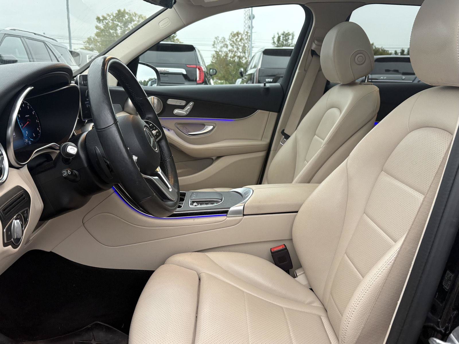 Used 2021 Mercedes-Benz GLC 300 4MATIC image 7