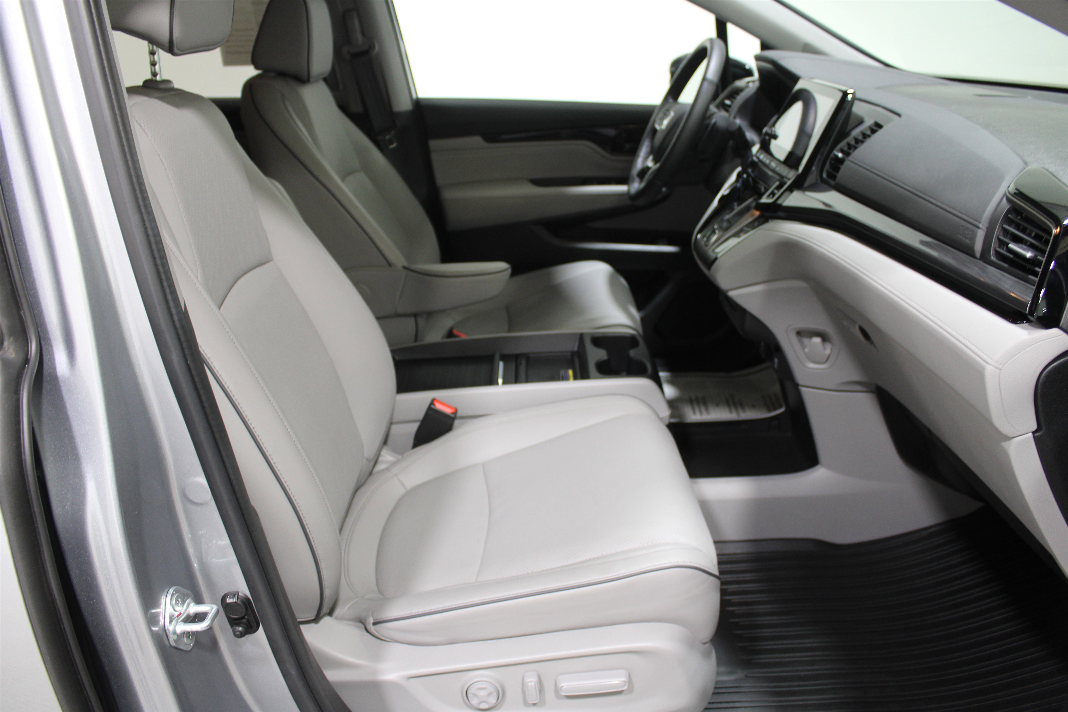 Used 2024 Honda Odyssey Elite image 26