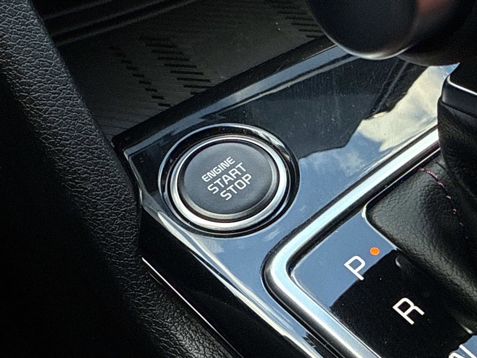 Used 2025 Kia Sportage SX image 14