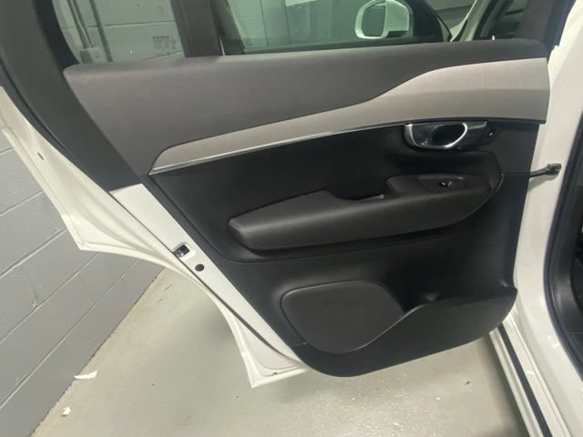 Used 2025 Volvo XC90 B5 Core AWD/4WD image 8