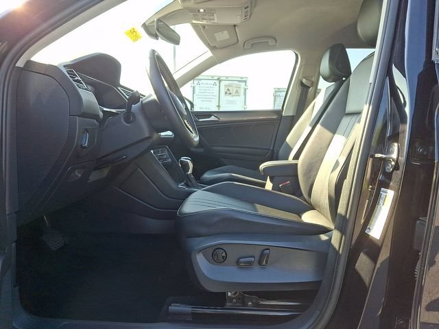 Used 2023 Volkswagen Tiguan SE AWD/4WD image 15
