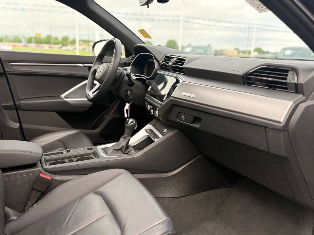 Used 2025 Audi Q3 2.0T Premium AWD/4WD image 16