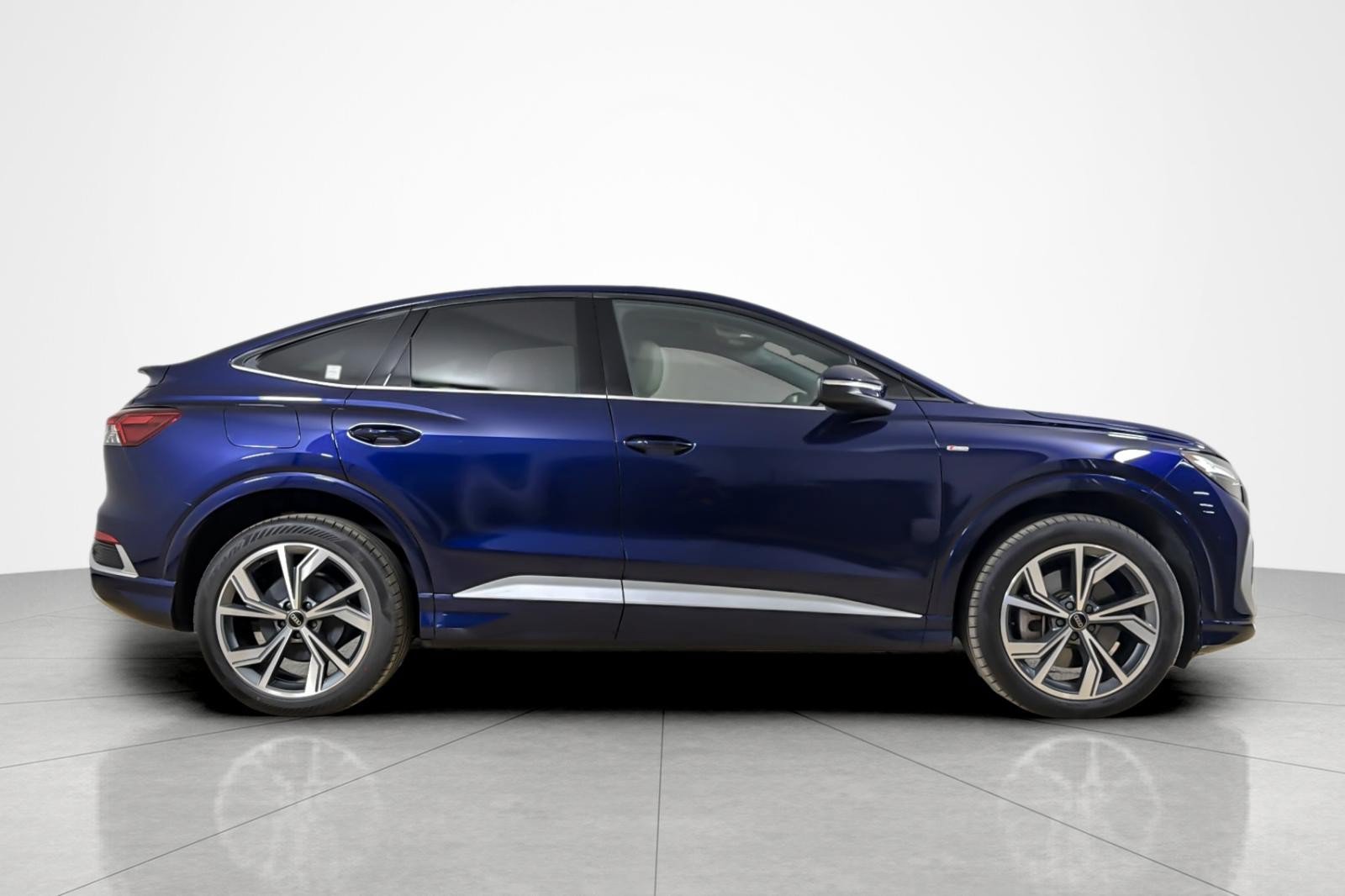 Certified 2023 Audi Q4 e-tron Premium w/ Convenience Package AWD/4WD image 6
