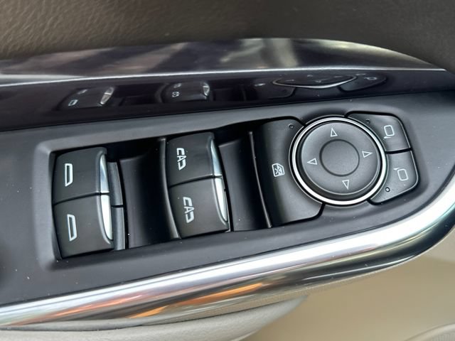Used 2023 Cadillac XT4 Luxury w/ Driver Awareness Package AWD/4WD image 23